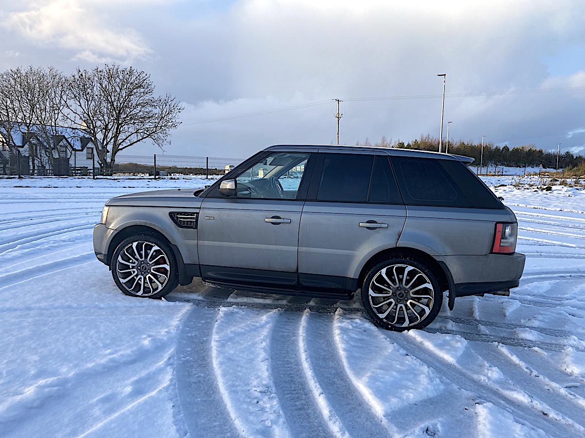 Is a Range Rover Sport good in snow?