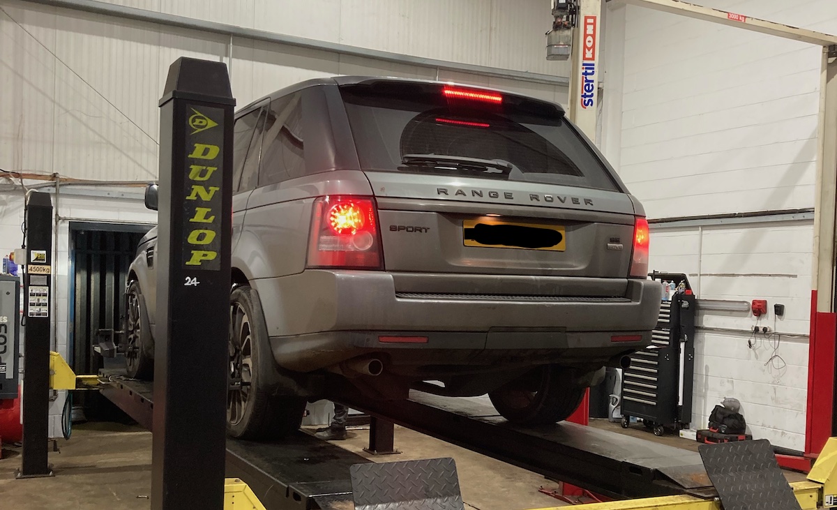 Check engine light? System too lean - Code P0171 or P0174 on Range Rover Sport