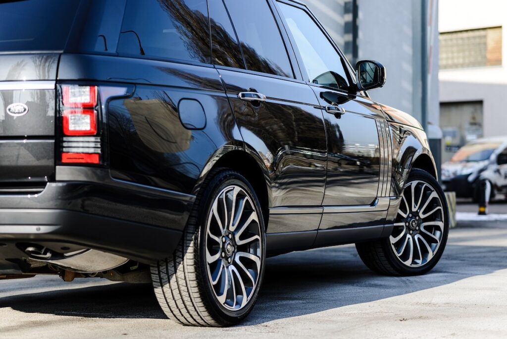 Range Rover Autobiography's sleek design and exterior features
