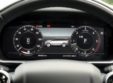 Why is my Range Rover’s RPM fluctuating while driving?