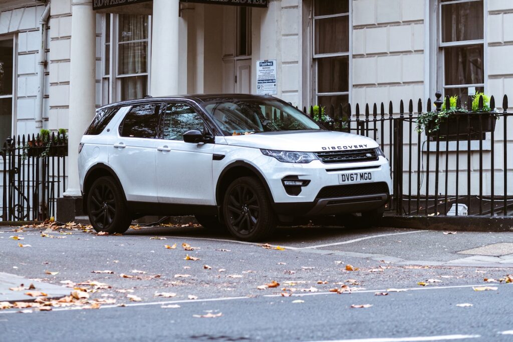 Why do people choose to get a Range Rover Discovery?