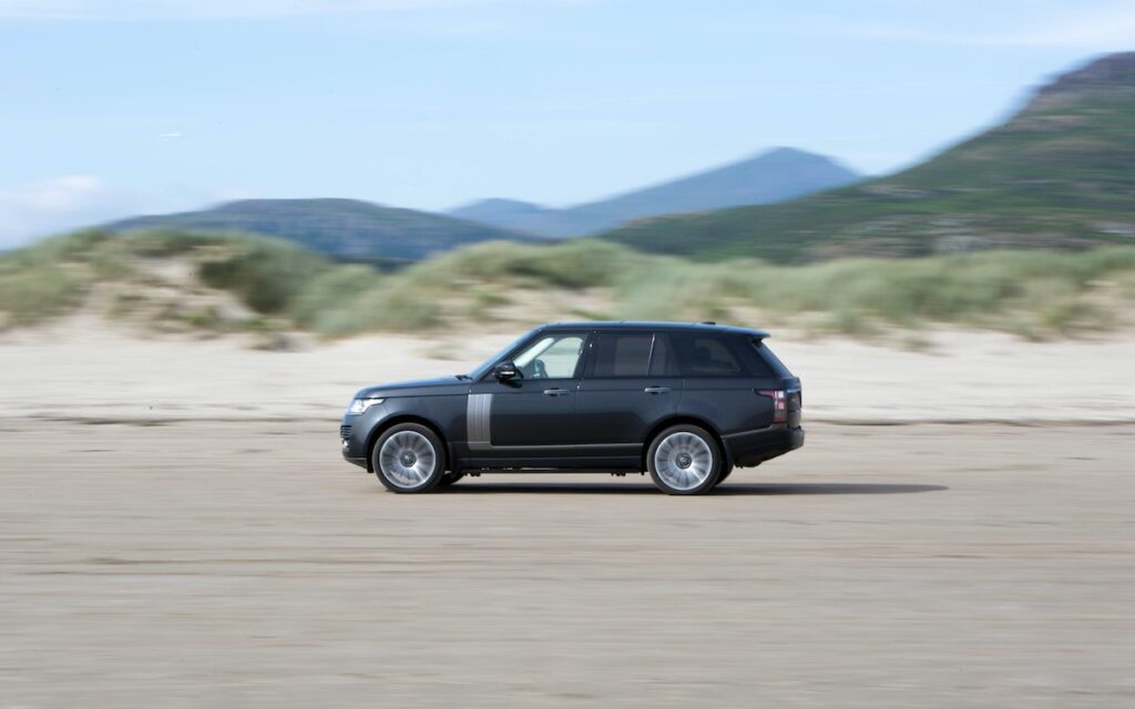 What does driving a Range Rover say about you? 3 Why do people choose to get a Range Rover Vogue?