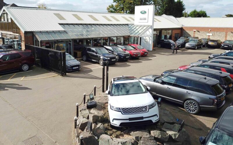 Land Rover Range Rover dealership.