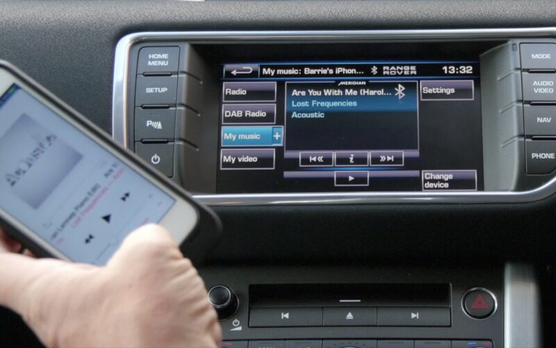 Pairing Bluetooth to your Range Rover.