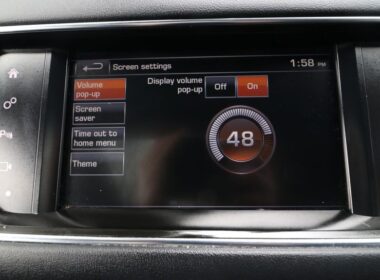 Range Rover volume on dash.