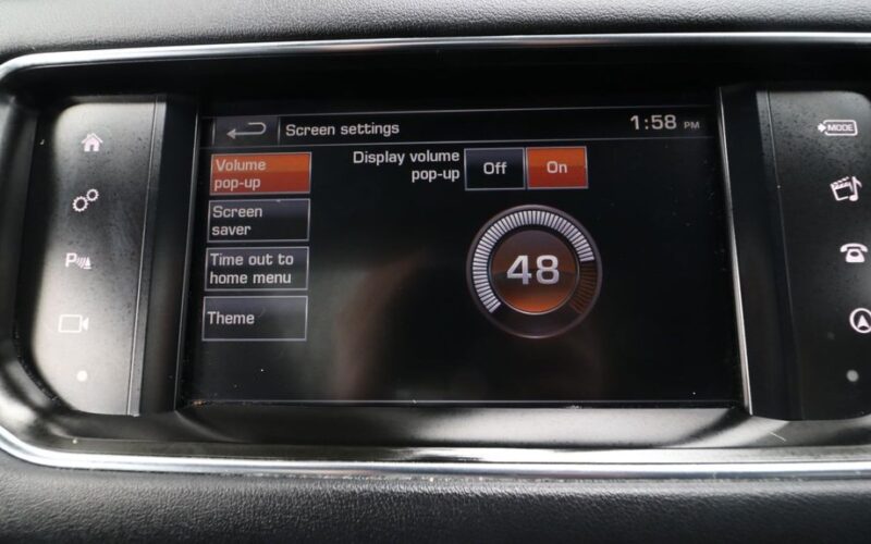 Range Rover volume on dash.